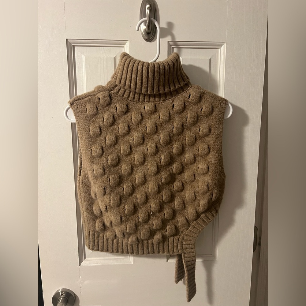 Zara Cropped Tank Top Sweater